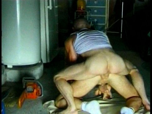 Ik zak zo over jouw harde lul heen, hmmm in mn KUTJE