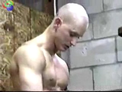 Plas maar in mijn mondje gayboy