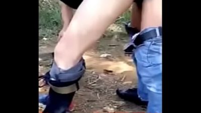 Đụ giữa trưa nắng outdoor sướng đến ngất ngây