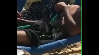 Negro vergon en la playa