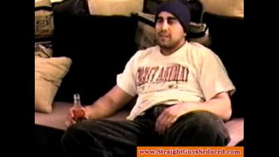 Funny solo jock jerking off in homemade gold