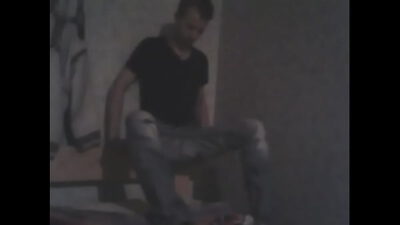 Tournage du film de strip-tease à la mode d’un mec gay en février 2012, partie 2