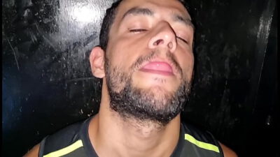 Fodemos o ninja do rabo apertado no box do cinemão gay – FULL RED