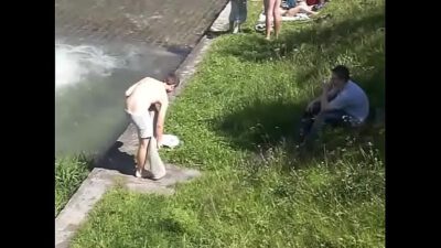 streaking fully naked in a crowded park