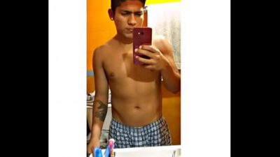 Brayan vive España solo para mostrá su pene  polla pequeña