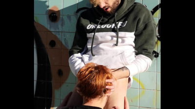 CHUPÁNDOME LA POLLA AL AIRE LIBRE