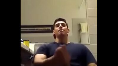 HOT JOCK JERKS OFF AND GETS INTERRUPTED BY FAMILY / more on twitter @cockdayss