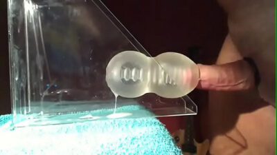 Metendo gostoso no brinquedinho