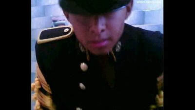 Mexicano chacal militar presume el uniforme Mexican soldier naked and uniform