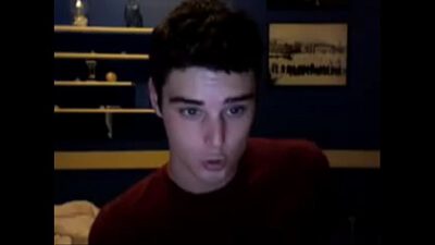 Webcam – Young Twink Dude Jerking Off Naked in His Bedroom