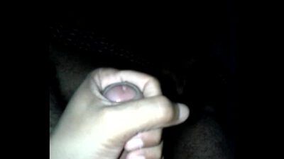 Batendo punheta e gozando