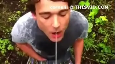 pissing outdoor