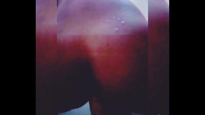 Sentándome sobre mi dildo