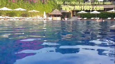 SỤC CẶC DƯỚI HỒ BƠI