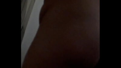 Esperando a que alguien me de mis buenas nalgadas